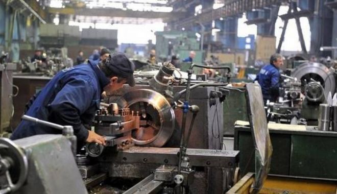 Iată cu cât au crescut comenzile din industria prelucrătoare