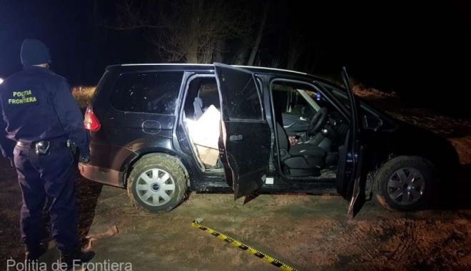 Poliţiştii de frontieră au făcut uz de armă pentru prinderea unor contrabandişti la graniţa cu Republica Moldova