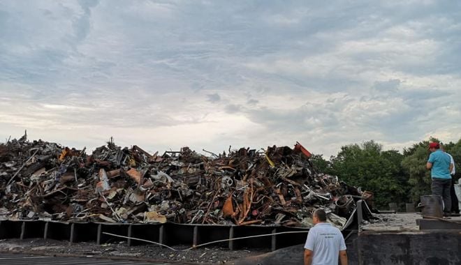 Încă două barje pline de deşeuri, depistate la Constanţa