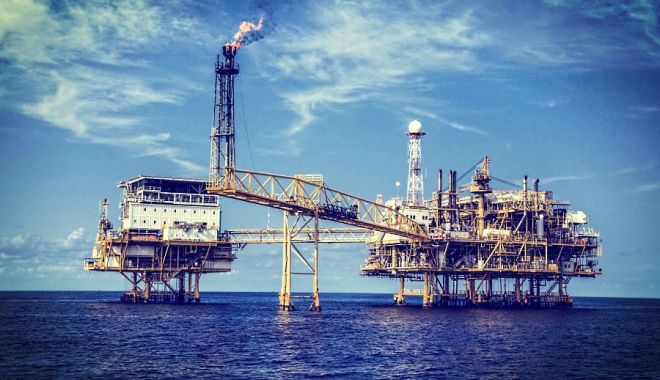 Cinci morţi şi şase răniţi în urma unui incendiu pe o platformă petrolieră