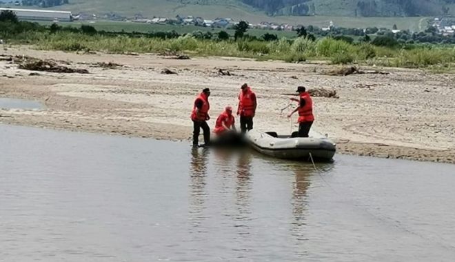 Un tânăr de doar 21 de ani și-a pierdut viața după ce s-a dus cu prietenii la scăldat