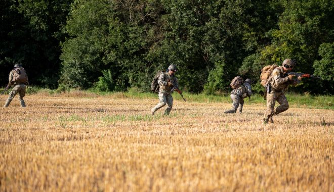 Instrucție complexă pentru pregătirea scafandrilor militari de luptă