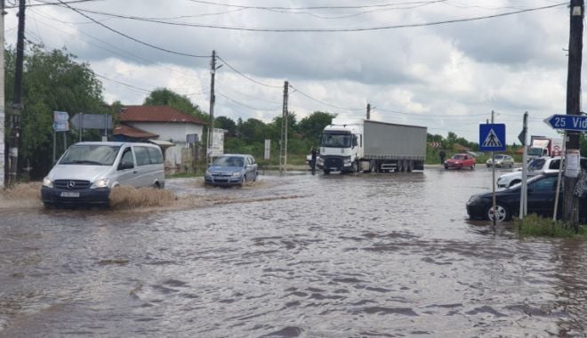 Inundațiile au făcut prăpăd în mai multe zone din țară