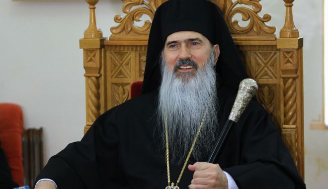 IPS Teodosie oficiază Acatistul Maicii Domnului la Catedrala arhiepiscopală „Sfinții Apostoli Petru și Pavel”