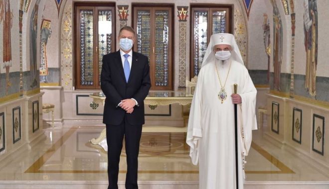 Patriarhul Daniel a fost decorat de preşedintele Klaus Iohannis