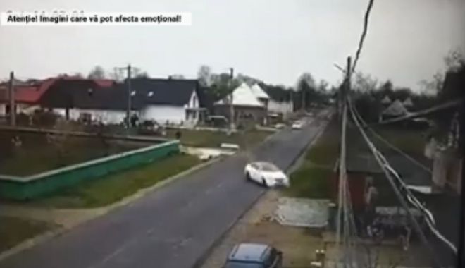 Un șofer beat a scăpat ca prin minune după ce s-a răsturnat cu mașina în Suceava