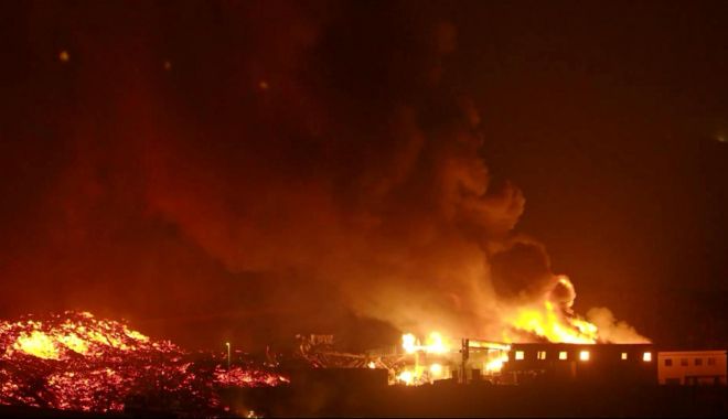 Lava vulcanică a determinat noi evacuări pe insula spaniolă La Palma