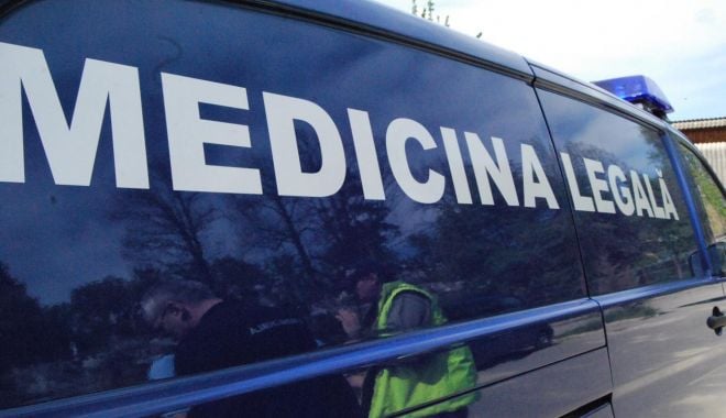 Fetiță de 13 ani, descoperită moartă într-o râpă de la marginea localității