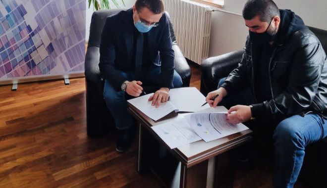 Limba tătară ar putea deveni disciplină şcolară opţională, în judeţul Constanţa