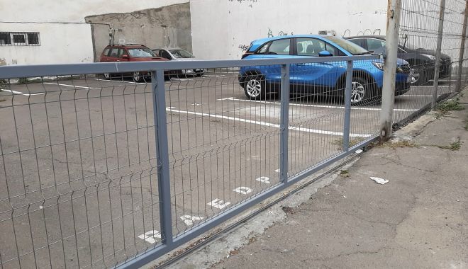 Locuri de parcare cu plată, pe strada Cuza Vodă