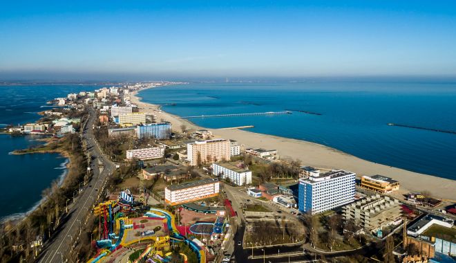 Licitaţie publică pentru închirierea a 12 sectoare de plajă