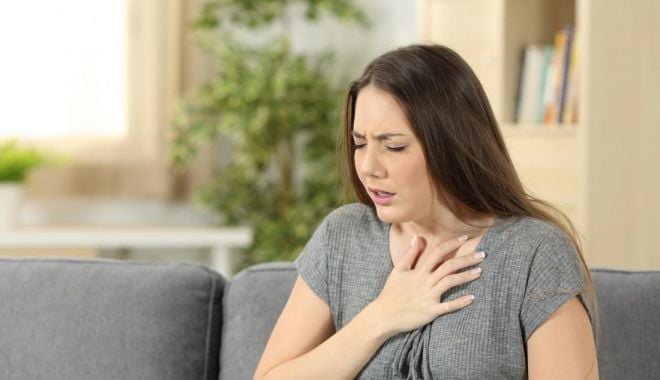 Manevra Heimlich vă poate salva viața. Cum se face corect