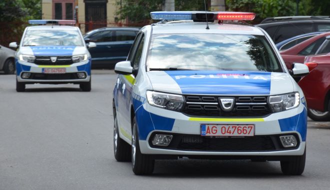 ACCIDENT între un TIR și o mașină: o persoană a fost rănită