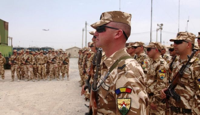 Militarii români pleacă în misiune în Africa de Vest