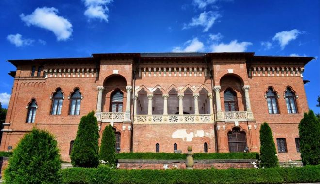 Expoziție de pictură și creații vestimentare care celebrează personalitatea Reginei Maria, la Palatul Mogoșoaia