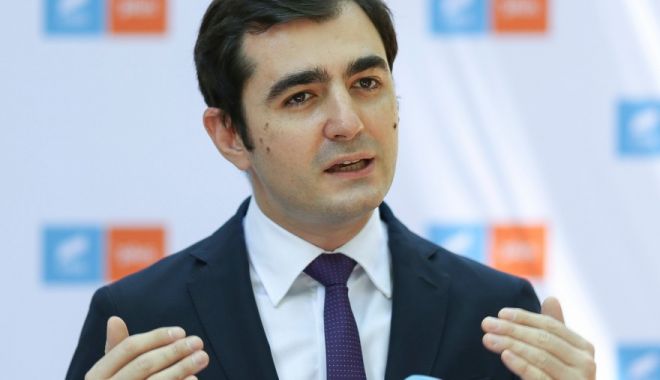 Claudiu Năsui: „Deși muncesc mult, românii rămân săraci pentru că plătesc pensii speciale”