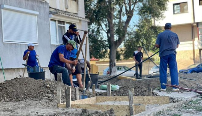 Primăria Năvodari efectuează mai multe lucrări de modernizare în oraş