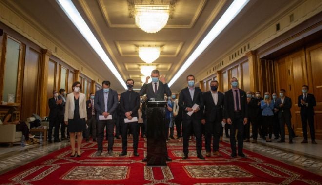 Miniștrii USR PLUS își depun demisiile la Guvern