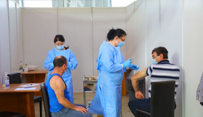 Noi măsuri pentru recrutarea şi plata asistentelor şi medicilor din centrele de vaccinare