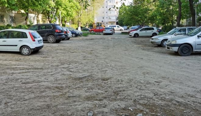 O nouă parcare, amenajată pe strada Dionisie cel Mic