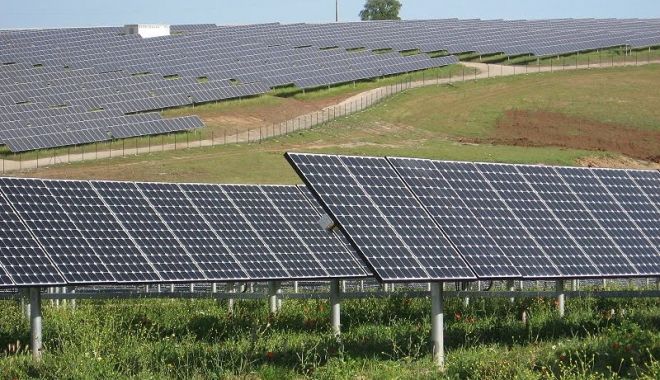 Investitorii vor putea înfiinţa parcuri fotovoltaice