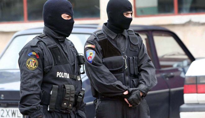 Faceți turism ilegal? Să nu vă mirați dacă vă treziți cu percheziții la domiciliu!