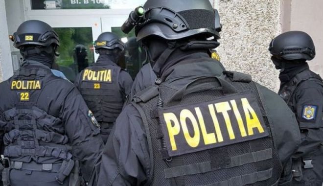 VIDEO / Percheziții la membrii clanului Butoane, într-un dosar cu aproape 30 de acuzații