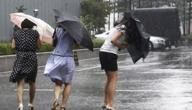 Alertă meteo cod portocaliu de vreme severă îmediată. Vijelii puternice și ploaie torențială