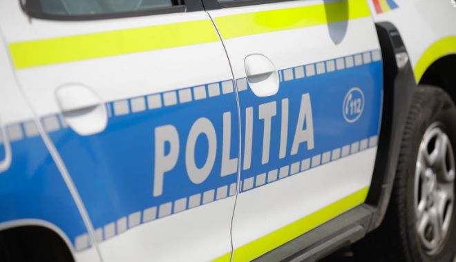 O femeie din Galați a fost rănită după ce a încercat să oprească o mașină care nu avea frâna de mână trasă