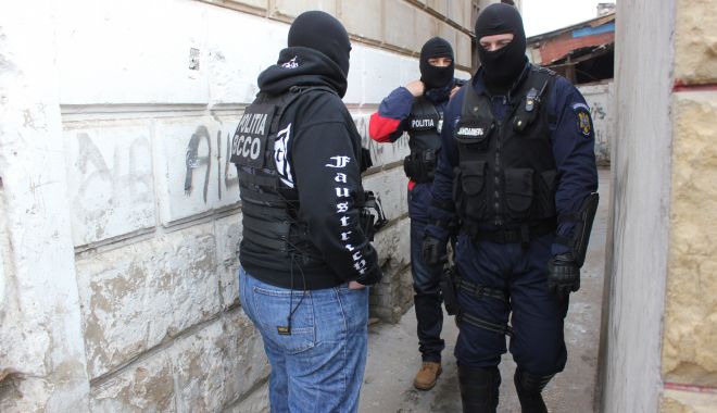 PERCHEZIȚIE pentru prinderea unui TRAFICANT DE CANNABIS