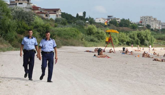 Turiștii, sfătuiți cum să se păzească de hoți în vacanță!