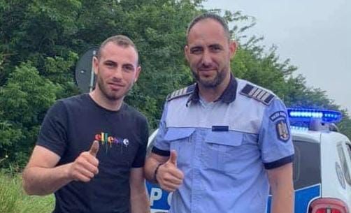 Eroi în uniformă. Doi polițiști de la Crucea au sărit în ajutorul unor turiști din Iași