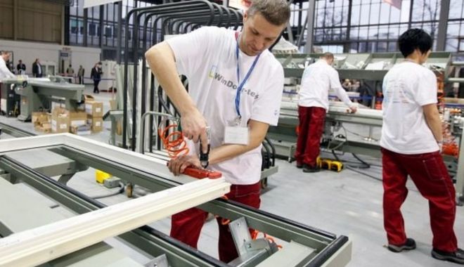Producția industrială e în declin