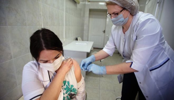 Începe campania de vaccinare drive-through în Constanţa