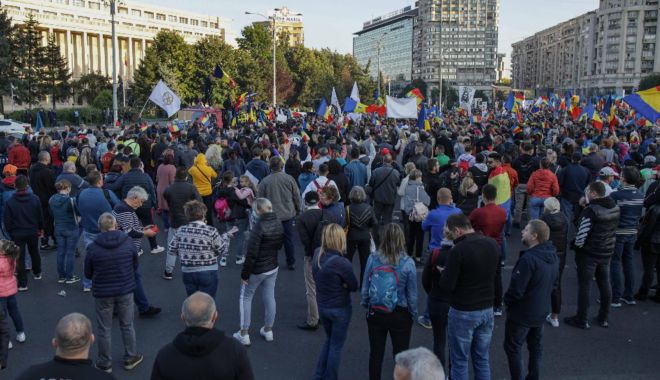 Noi restricții în Capitală, duminică seară: Oamenii cer eliminarea restricțiilor și a pașaportului verde