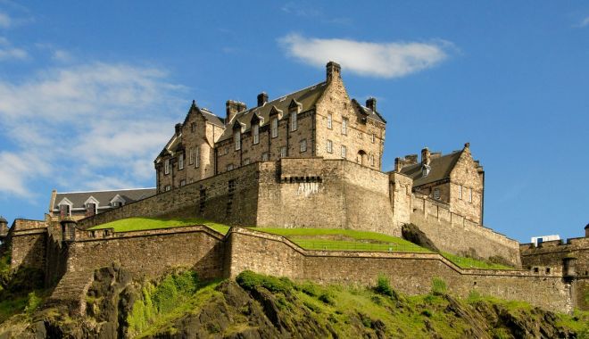 Mai mulți protestatari au ocupat castelul din Edinburgh în baza unui articol din Magna Carta