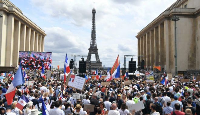 Proteste masive în Franţa împotriva vaccinării şi a permisului sanitar
