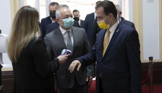 Schimb de replici. Orban: „Boc n-ar trebui să dea lecții de management politic”/ Boc: „Orban s-a ascuns după geam în Modrogan”