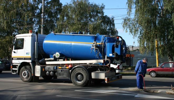 ATENŢIE, şoferi! Trafic îngreunat pe strada Liliacului. Se lucrează la conductele de apă