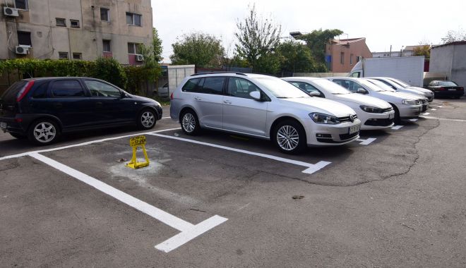 Reguli noi pentru parcările de lângă blocuri. Platformă online pentru rezervarea locului