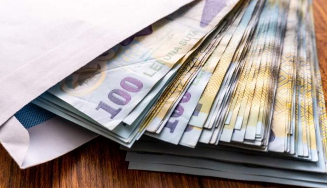 Salariul mediu net a scăzut pentru a doua oară în acest an