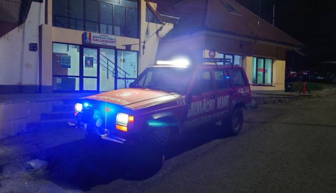 Salvamont: Două turiste, una însărcinată în ultima lună, iar cealaltă cu un copil de doi ani, salvate de pe munte, unde erau -6 grade C