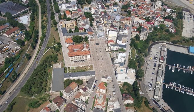Şedinţă extraordinară a Consiliului Local Constanţa. Lacul Tăbăcărie şi Portul Tomis, trecute în domeniul public al municipiului