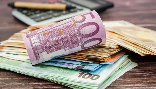 Deficitul balanţei comerciale a crescut cu 2 miliarde de euro în primele şase luni ale anului
