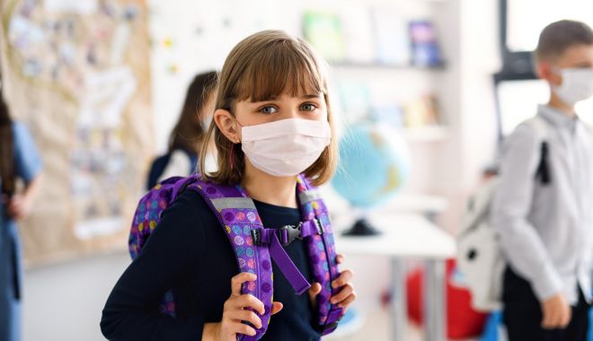 Decizia privind desfăşurarea cursurilor se ia săptămânal, în funcţie de rata de infectare