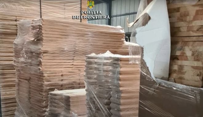 VIDEO / Sicrie cu acte false, aduse în țară prin Portul Constanța