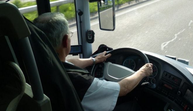 Un şofer de autobuz a făcut infarct când se afla pe traseu