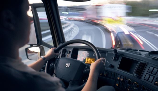 Marea Britanie vrea să schimbe regulile privind imigrarea pentru a rezolva criza şoferilor de camion