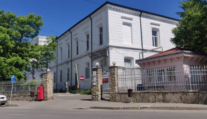 Un angajat s-a uitat la filme pentru adulți și a virusat calculatoarele la Spitalul din Târgu Neamț