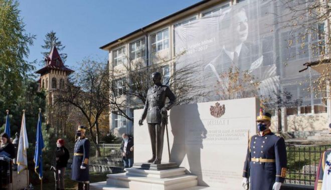 Statuia Regelui Mihai I, dezvelită la Sinaia, la 100 de ani de la nașterea fostului suveran